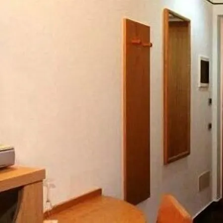 Ξενοδοχείο Orange Vergiate